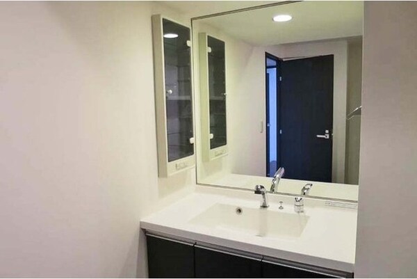 独立洗面台(※同じ間取り別号室参考写真)