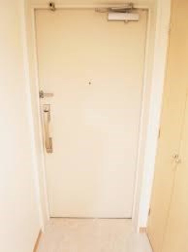 玄関(★弊社の仲介手数料は賃料の半額＋税です★)