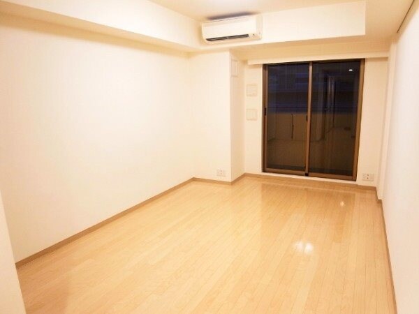 寝室(★弊社の仲介手数料は賃料の半額＋税です★)