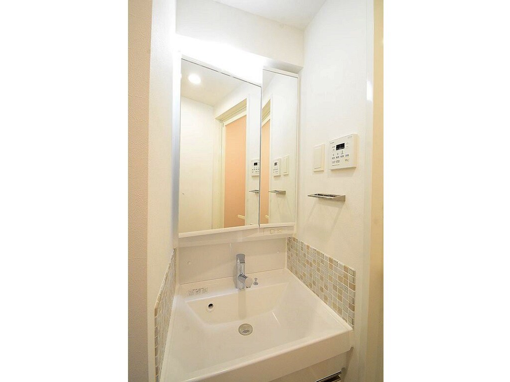 物件内観写真10　(別号室参考写真)