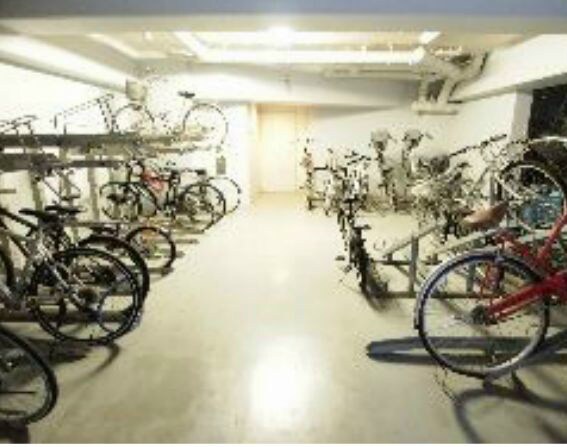 物件外観写真4　(駐車場)