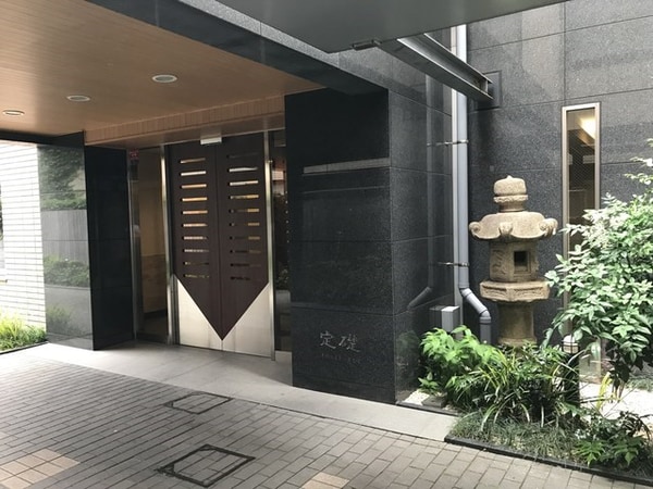 エントランス(★弊社の仲介手数料は全物件、賃料の半額＋税です★)