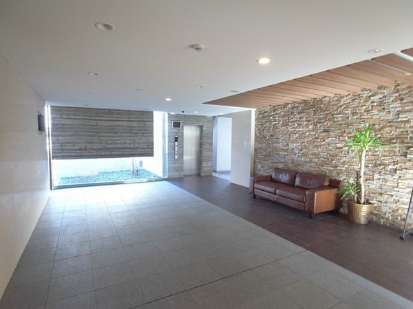 ロビー・ラウンジ(。)