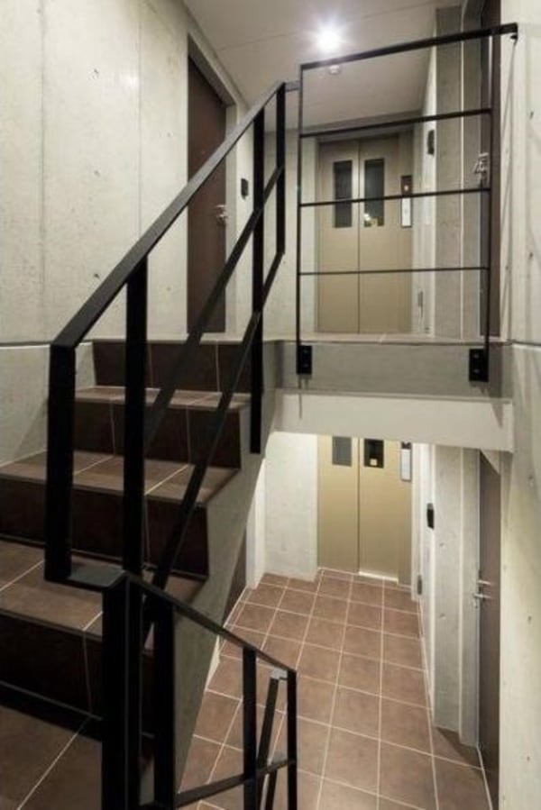 エントランス(弊社は全物件が仲介手数料半月分でご紹介可能です！)