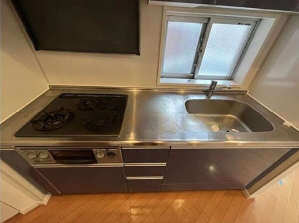 キッチン(別号室のお写真を使っております。
参考程度にご覧ください。)