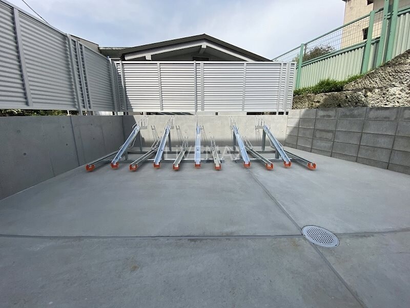 物件内観写真11　(駐輪場)