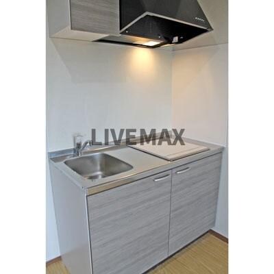 物件内観写真7　(家電・家具が1式揃っております。)