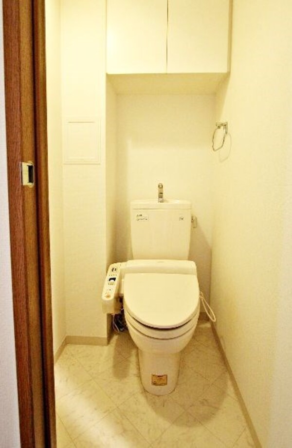 トイレ(別号室参考写真)