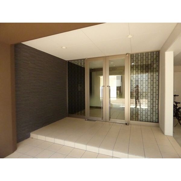 物件外観写真2　(宅配ボックス)