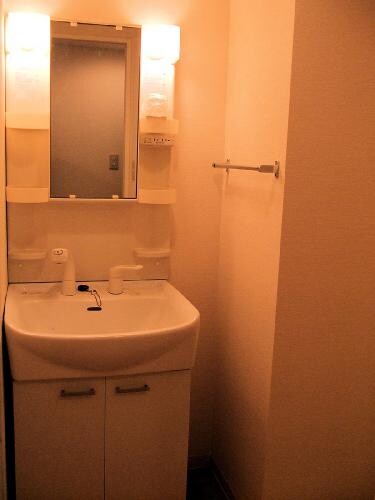 物件内観写真11　(洗面台)