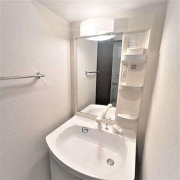 物件内観写真11　(洗面台)