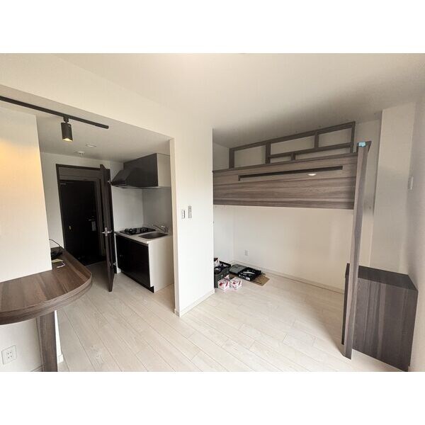 物件内観写真8　(ロフト付)