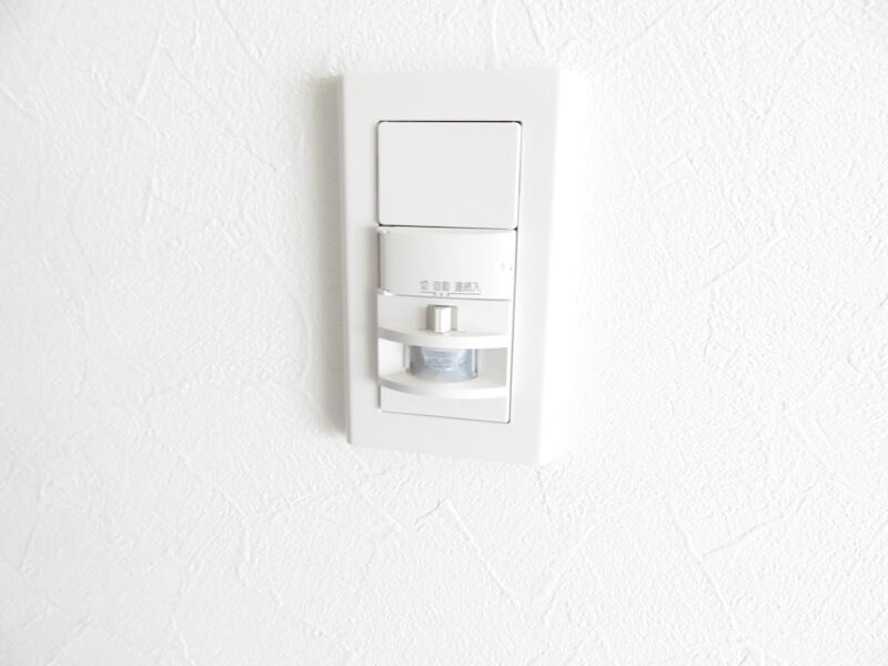 物件内観写真23　(人感センサー付きライト)