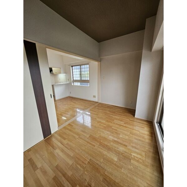 物件内観写真12　(《見学予約受付中》)