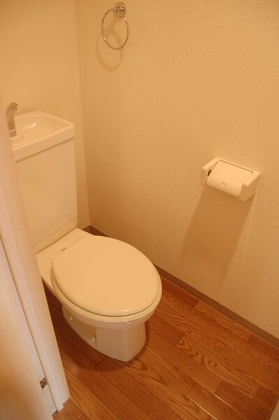 物件内観写真9　(トイレ)