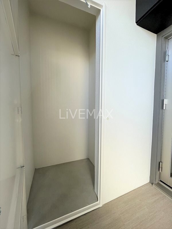 物件内観写真19　(専用備蓄倉庫)