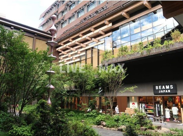 周辺環境(新風館（639m）)