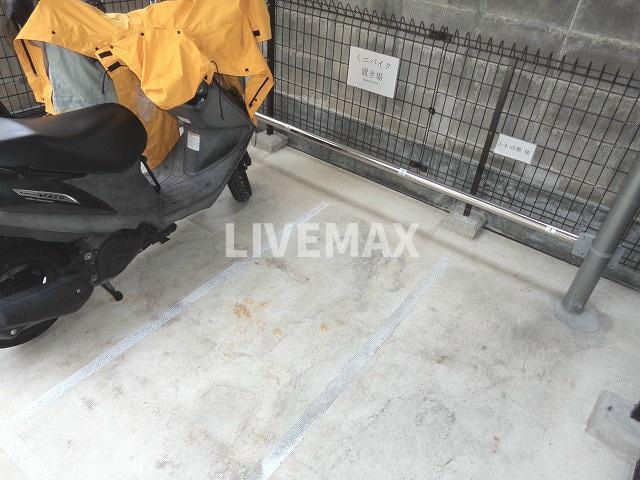 物件内観写真26　(バイク置き場♪)