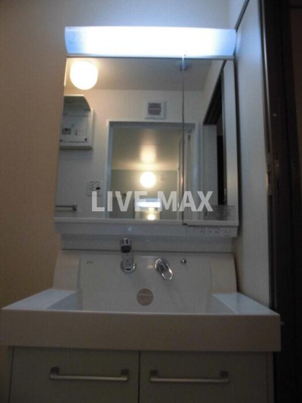 洗面・脱衣所(※別部屋のお写真になります)