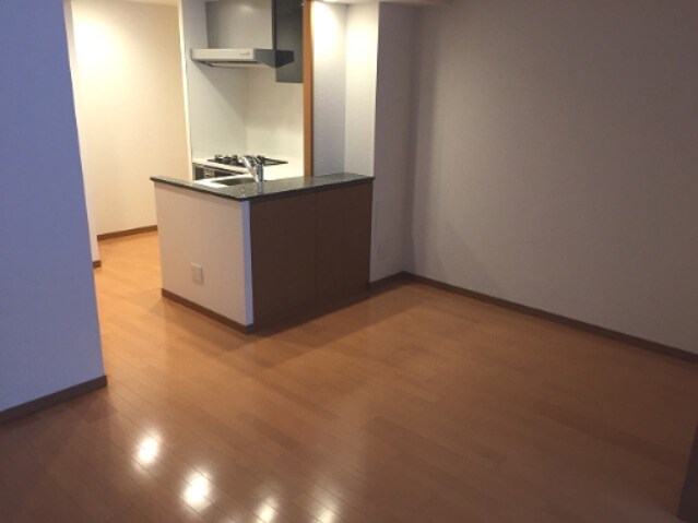 物件内観写真7　(※こちらのお部屋はカウンターキッチンではありません)