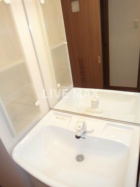 物件内観写真9　(独立洗面台♪)