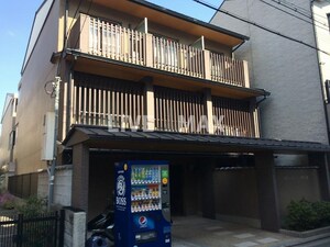 セブンスヘヴン黒門三条外観写真