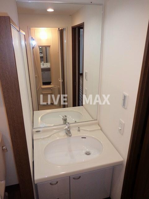 物件内観写真10　(独立洗面台♪)