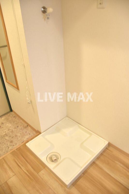 物件内観写真16　(洗濯機置き場)