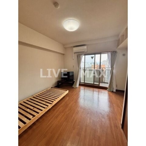 物件内観写真5　(★家具家電付(TV・TV台・冷蔵庫・電子レンジ・ベットフレー)