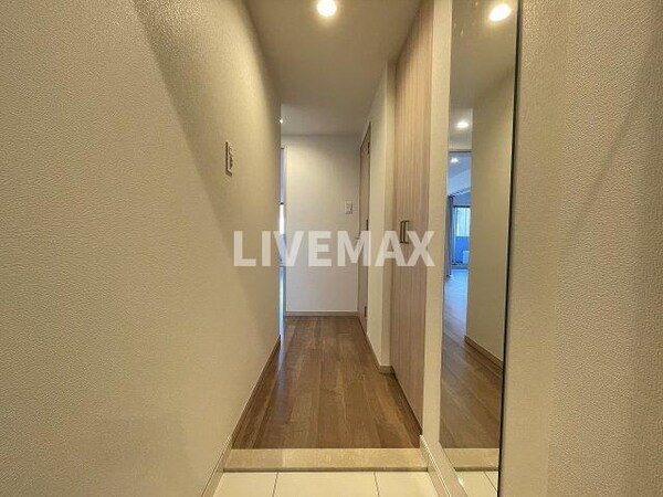 玄関(※写真は別部屋の物になります)