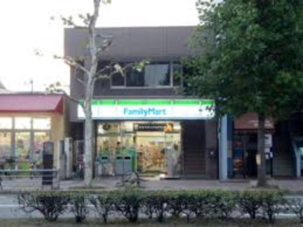 周辺環境(ファミリｰマｰト 中徳烏丸二条店（293m）)