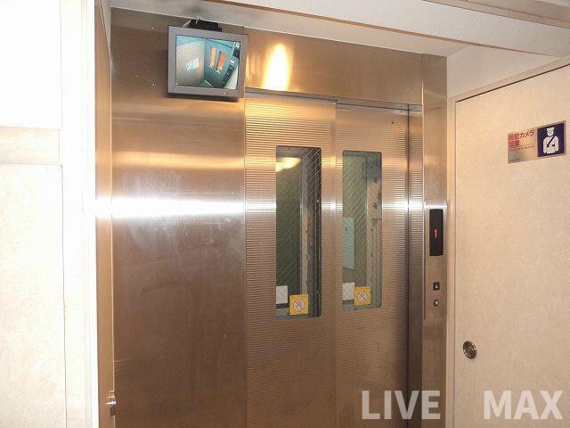 物件外観写真4　(モニター付きエレベーター♪)
