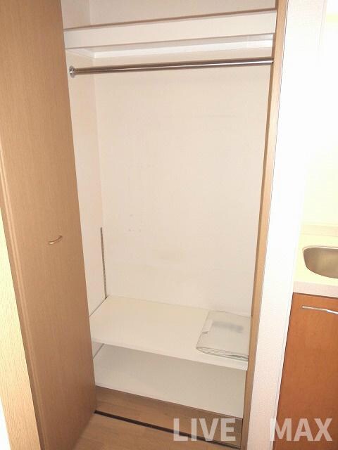 物件内観写真12　(クローゼット♪)