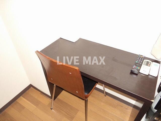 物件内観写真26　(デスク付き♪)