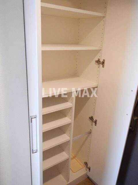 物件内観写真29　(広々シューズボックス♪)