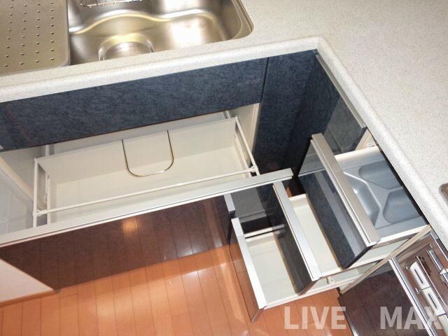 物件内観写真25　(キッチン収納♪)