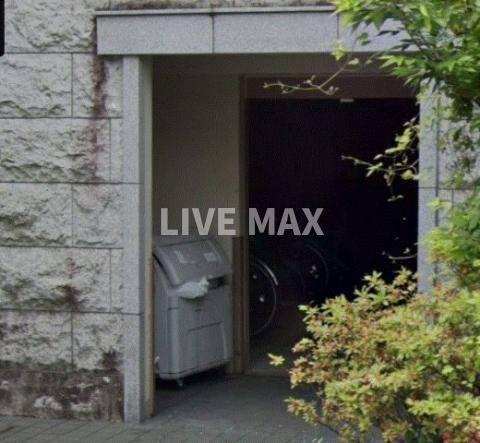 物件内観写真14　(敷地内ゴミ置き場・駐輪場あり★)