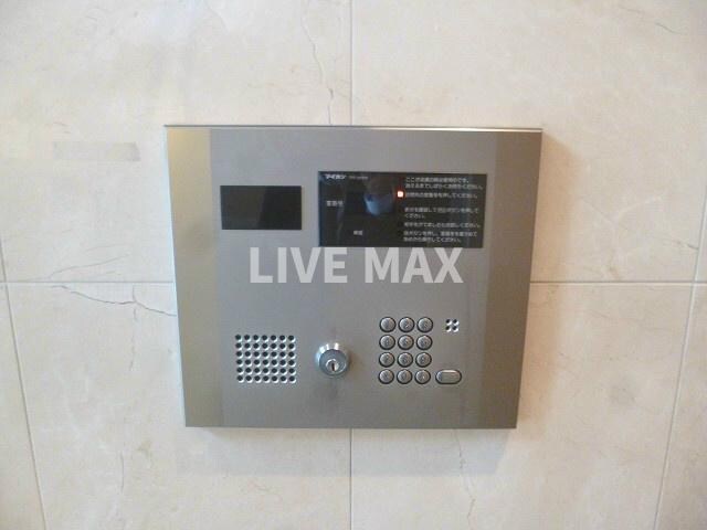 物件外観写真6　(オートロック♪)