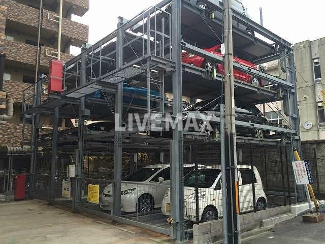 物件外観写真3　(敷地内立体駐車場)