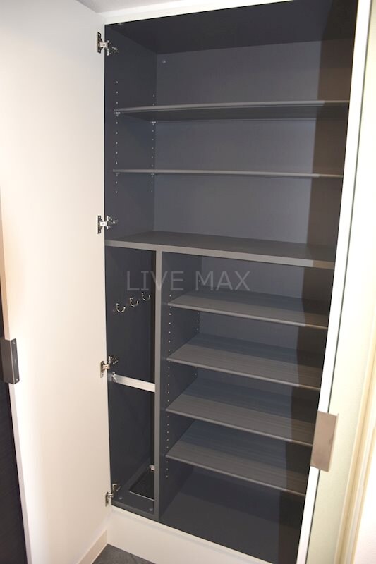 物件内観写真4　(シューズボックス)