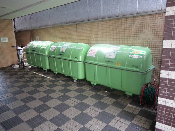 外観(ゴミ置き場♪)