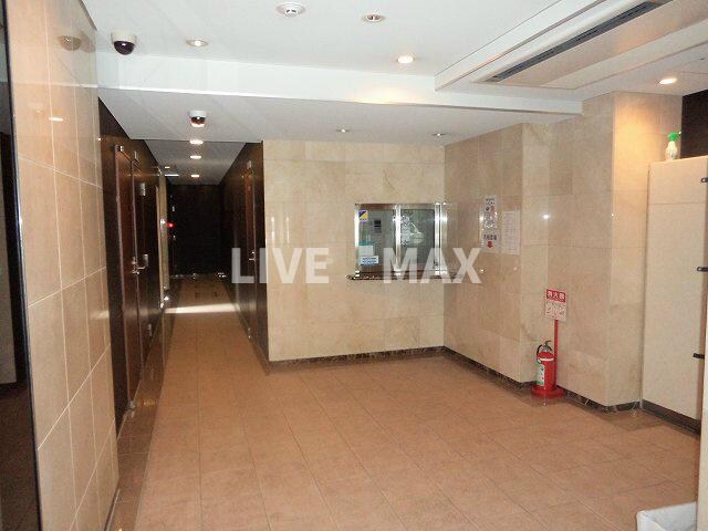 物件外観写真2　(エントランス綺麗です♪)