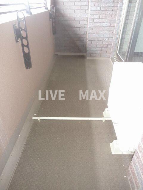 物件内観写真29　(バルコニーも広々♪)