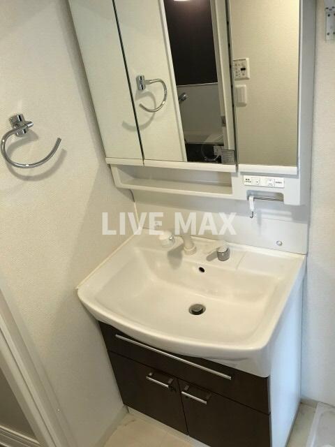 物件内観写真12　(独立洗面台♪)