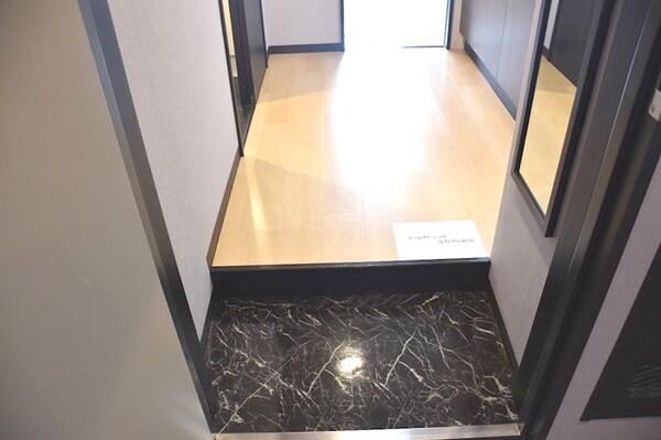 玄関(※同建物、別部屋参照※)