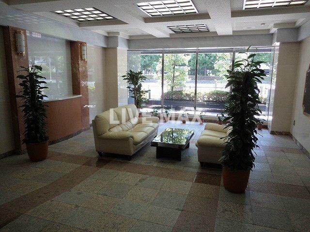 物件外観写真2　(ロビースペース♪)