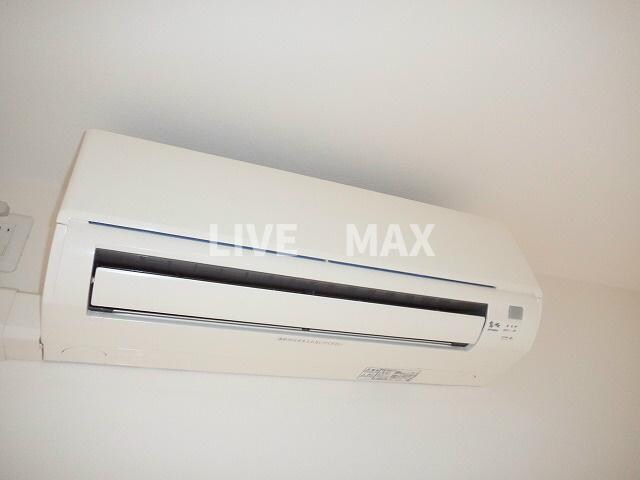 物件内観写真12　(エアコン完備♪※別部屋の写真になります)