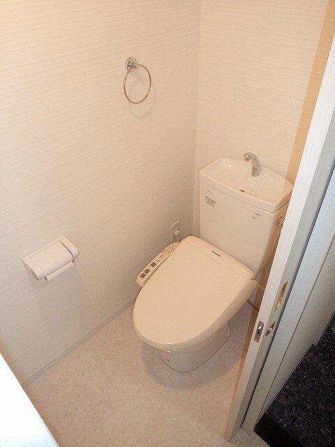 物件内観写真11　(温水洗浄便座♪)