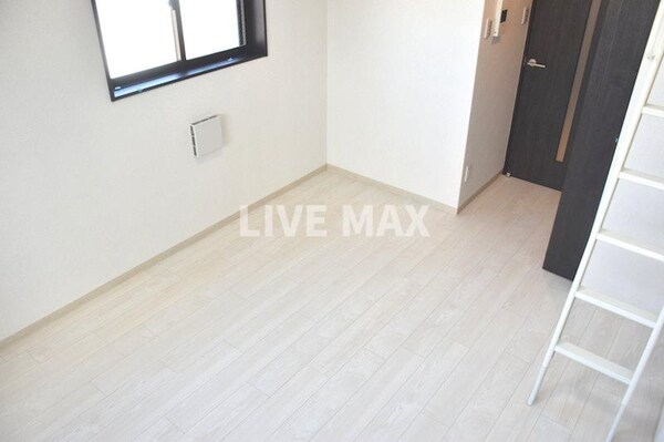 寝室(※ロフトは7階部分のお部屋にのみございます。)