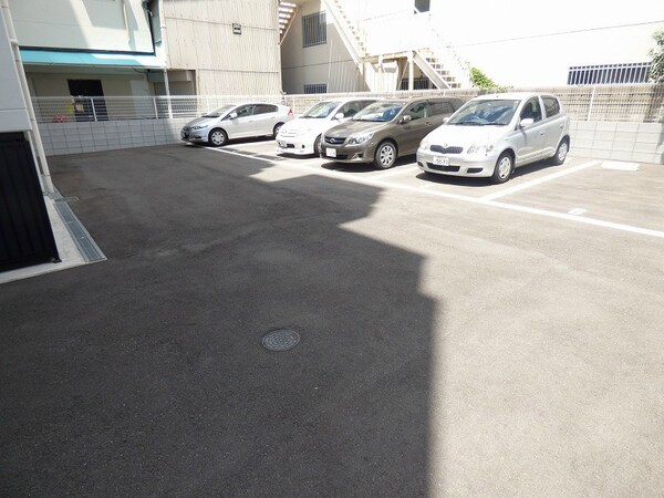外観(駐車場)